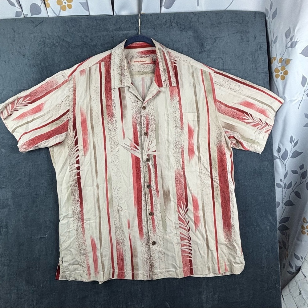 Tommy Bahama Menâs Red and Cream 100% Silk Casual Button Down Shirt Sz XL